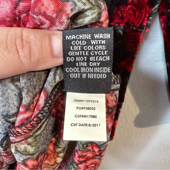TORRID Black Velvet Red Rose Faux Wrap Front Women’s  Whimsigoth Dress Sz 1X - Picture 9 of 12